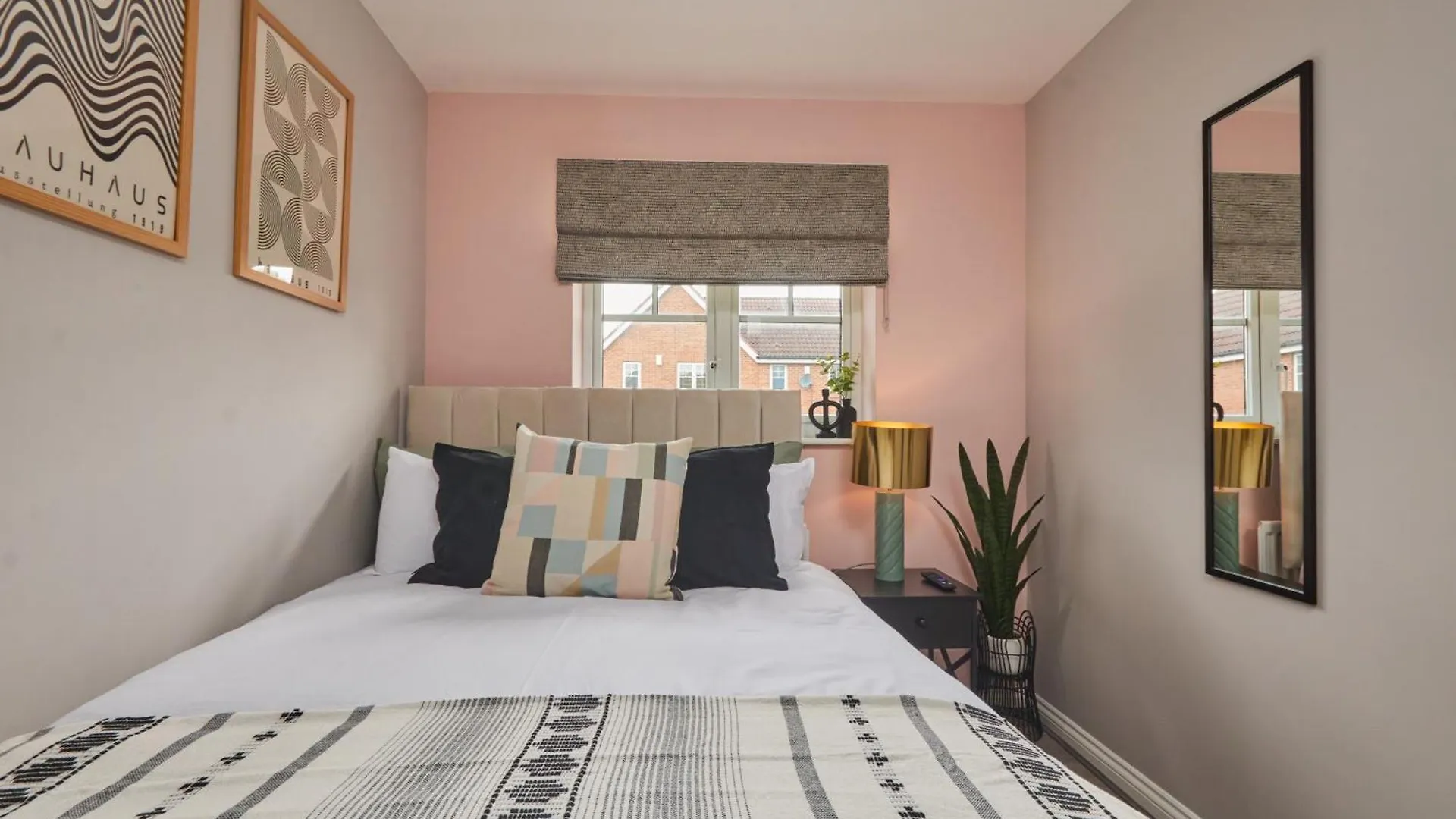 Dom wakacyjny Homebird Property - Tavistock House Leeds